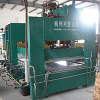 單層竹地板壓機(jī)